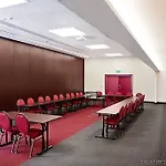 Qubus ホテル 4*