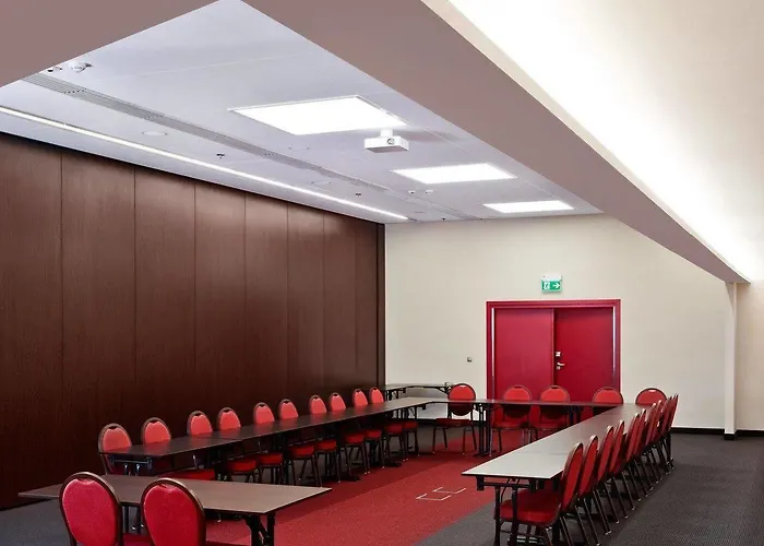 Qubus Отель Бельско-Бяла